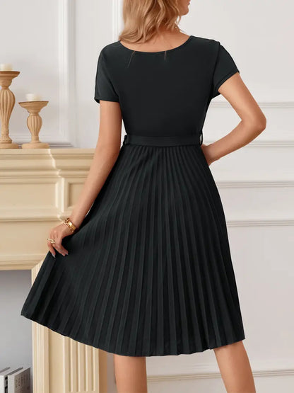 Women's Luxurious Solid Colour Pleated Dress | Ideal for Summer